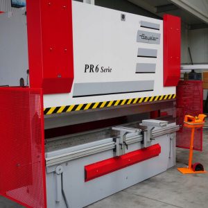 Beyeler PR6 150 t x 3100 mm 6osi 315 mm skok CNC